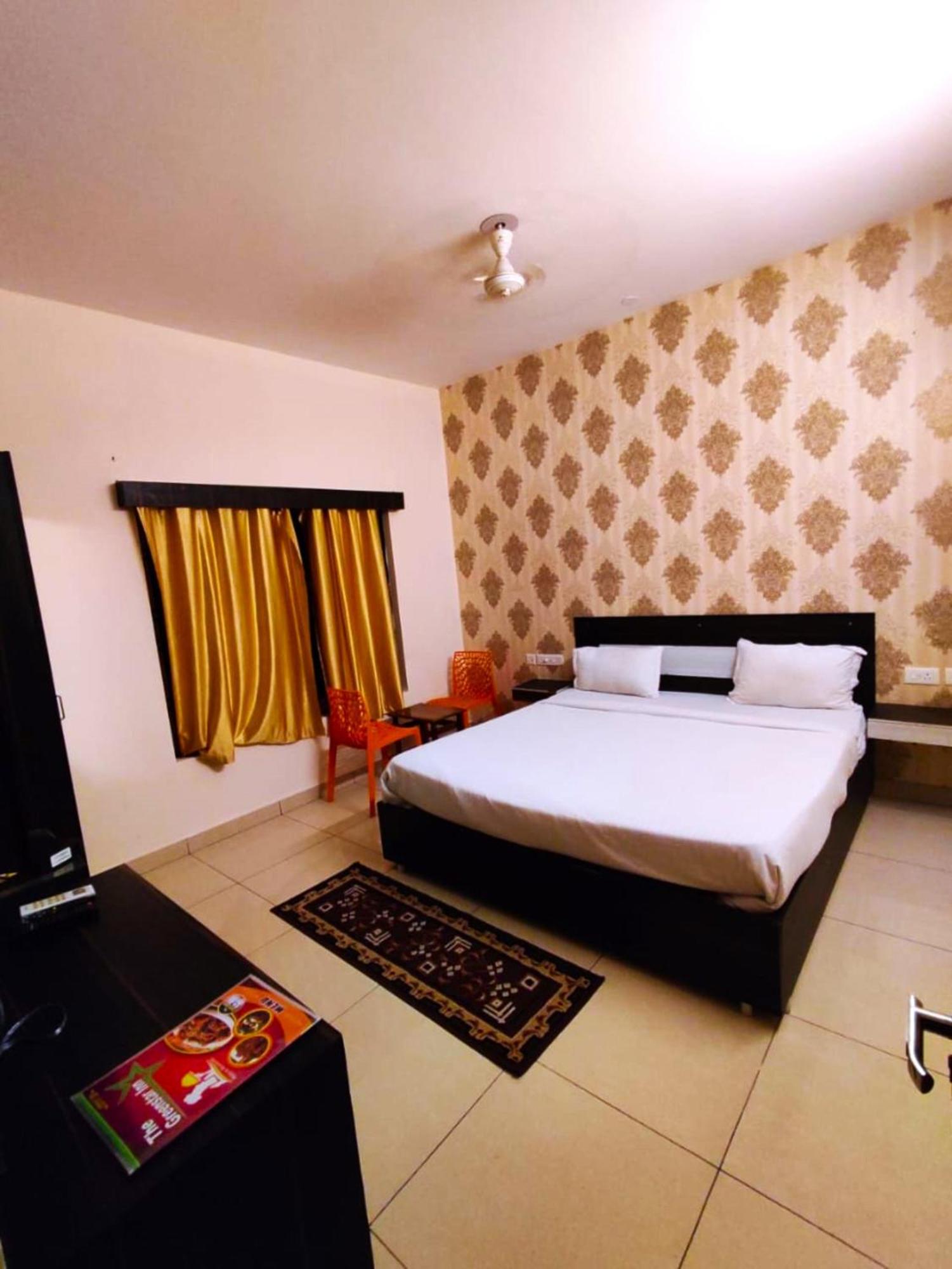 Goroomgo Blue Bell Bhubaneswar - Well Decorated Room -Wifi And Parking Facilities Available Exterior photo